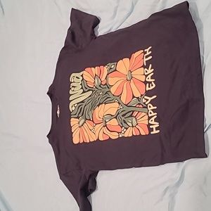 ❤️10/$20 Like new Happy Earth Tshirt